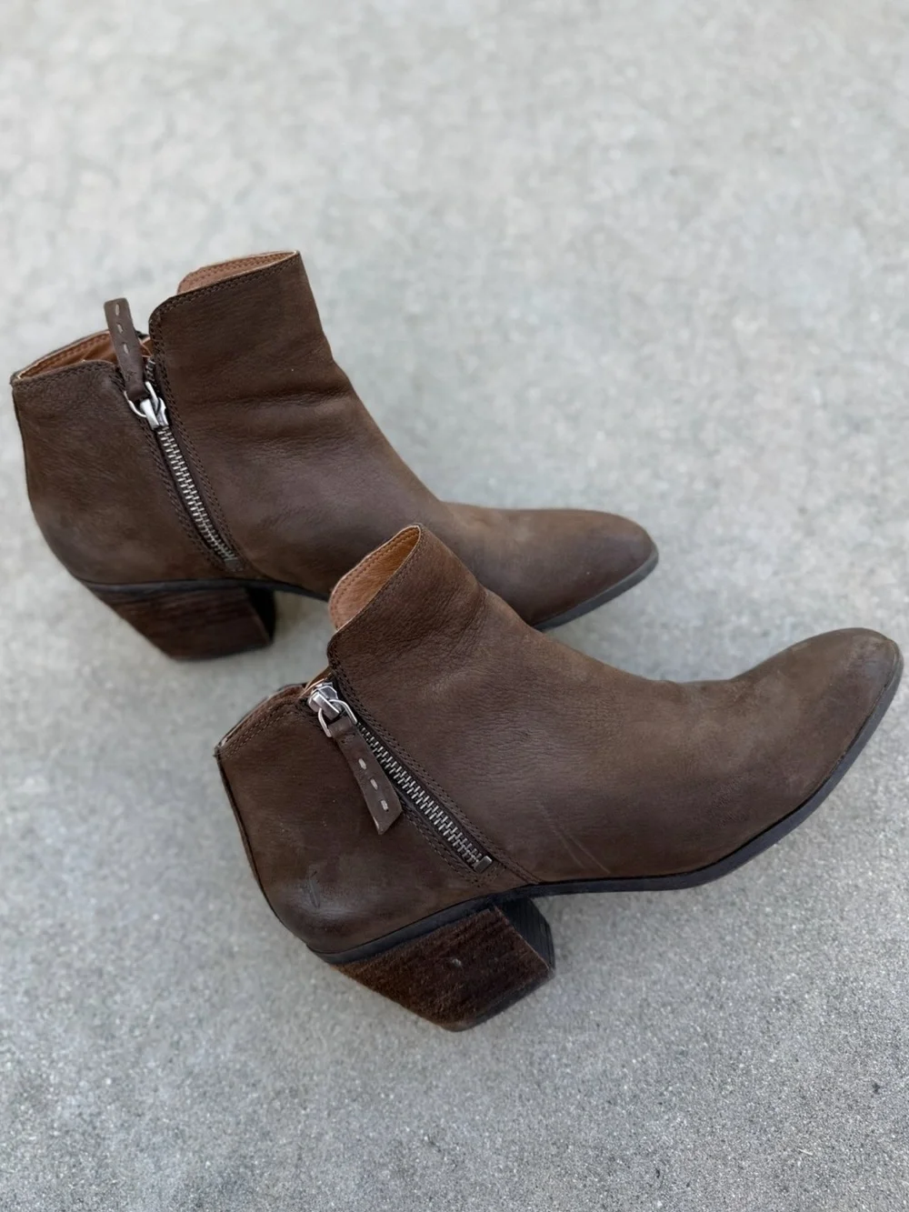 FRYE Judith zip bootie leather ankle boots in brown size 8.5 preloved